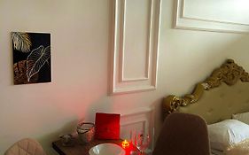 Vintage Apartment Kotlyarska10